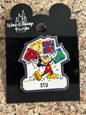 Walt Disney World WDW Personalized Mickey Mouse Name Badge Pin (STU) Brand New